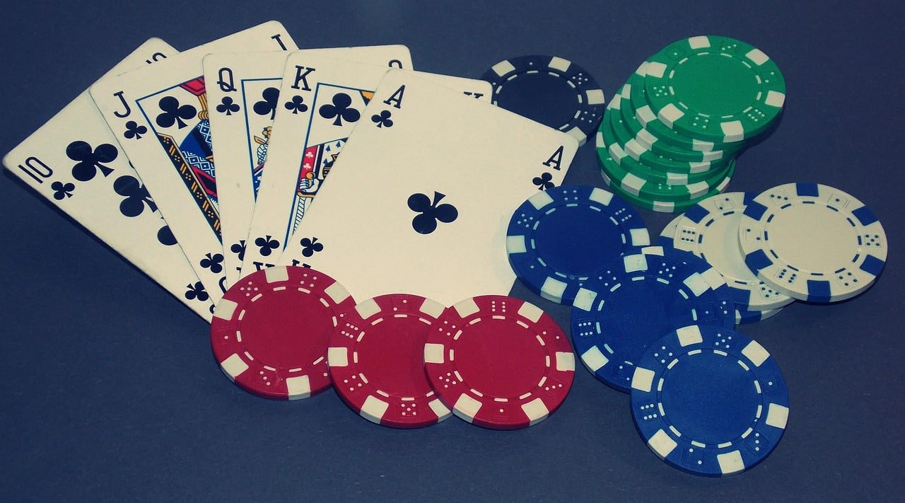 Kartu Rummy Pool tersusun di layar mobile